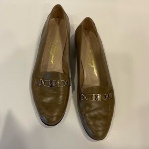 LADIES SALVATORE FARRAGAMO LEATHER FLATS